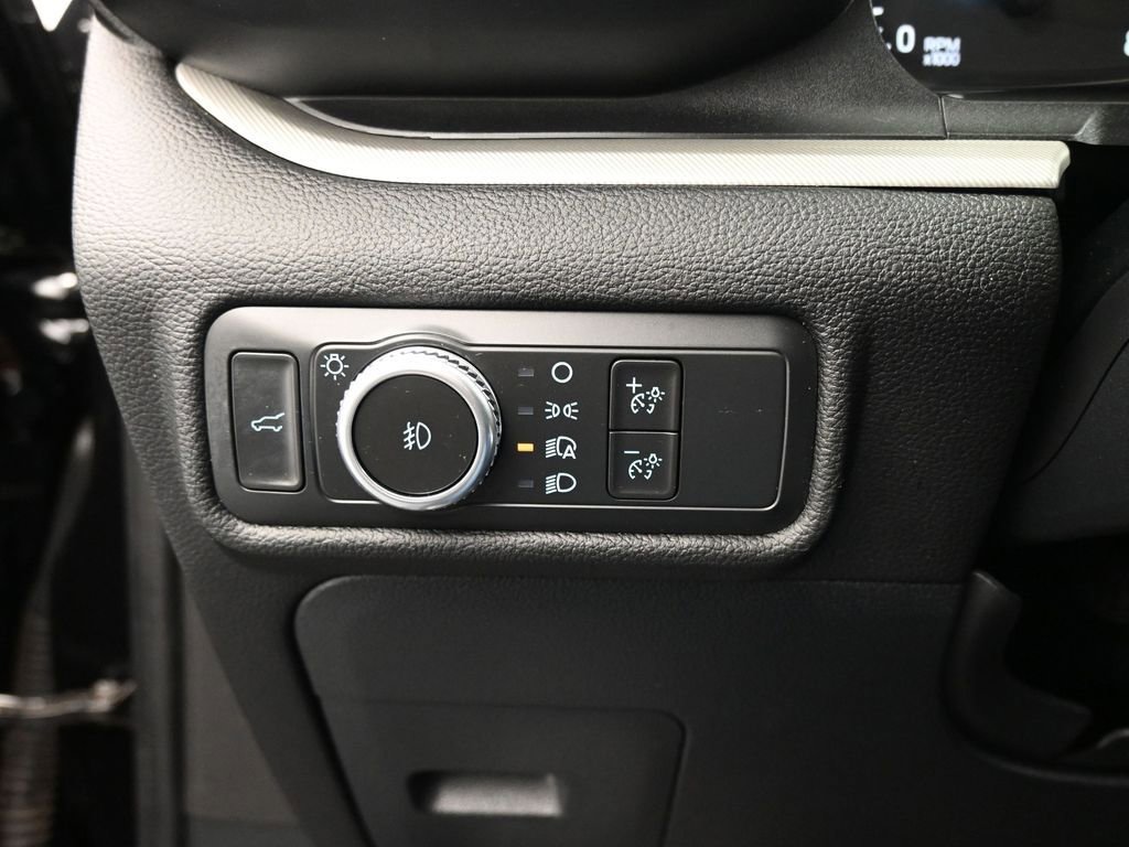 Certified 2022 Ford Explorer XLT w/ Equipment Group 202A image 14