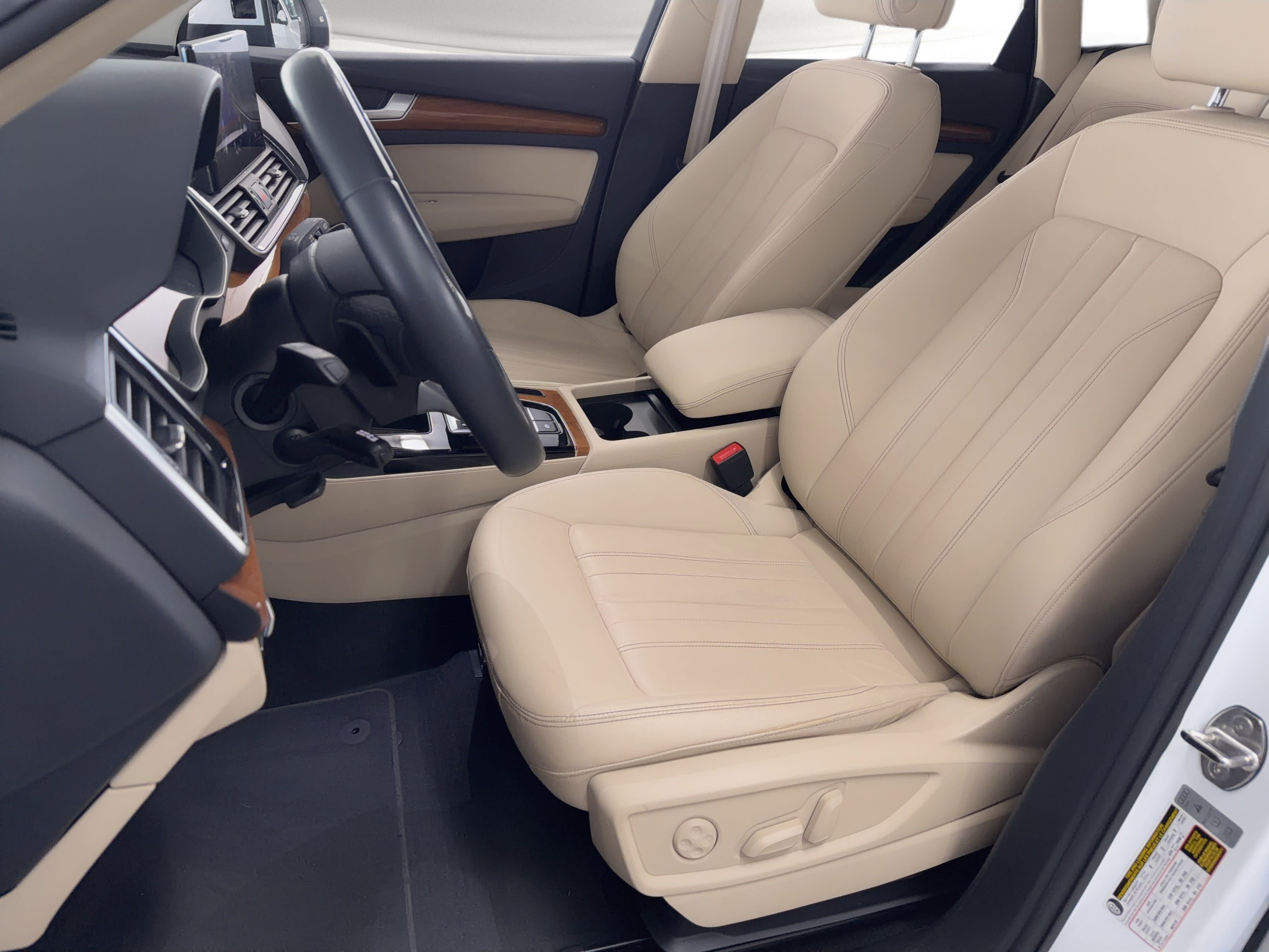 Certified 2023 Audi Q5 2.0T Premium w/ Convenience Package image 5