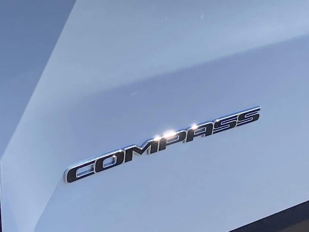 Used 2025 Jeep Compass Limited AWD/4WD image 27