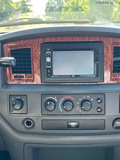 Used 2006 Dodge Ram 2500 Truck SLT AWD/4WD image 32