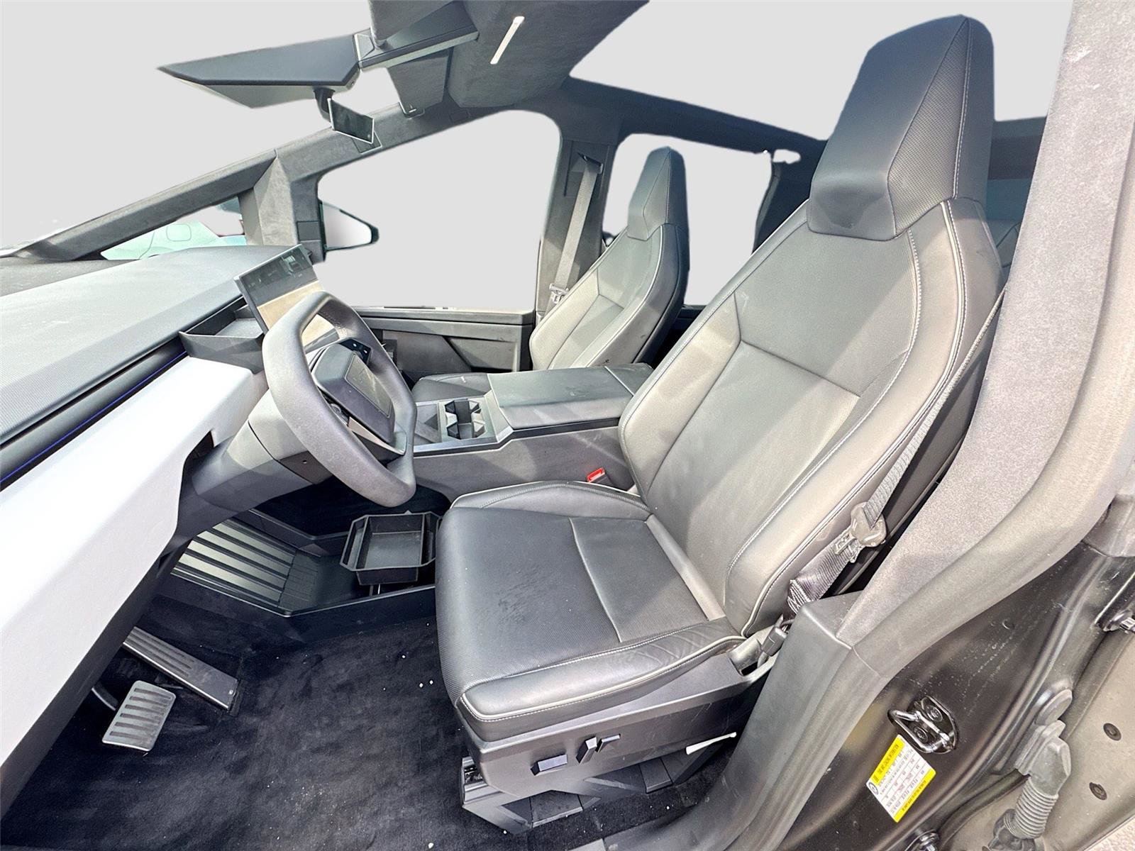 Used 2024 Tesla Cybertruck AWD Crew Cab image 14