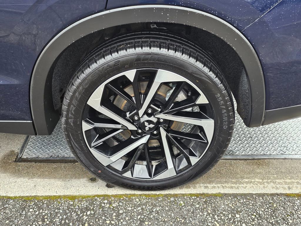 Used 2024 Mitsubishi Outlander SE image 9