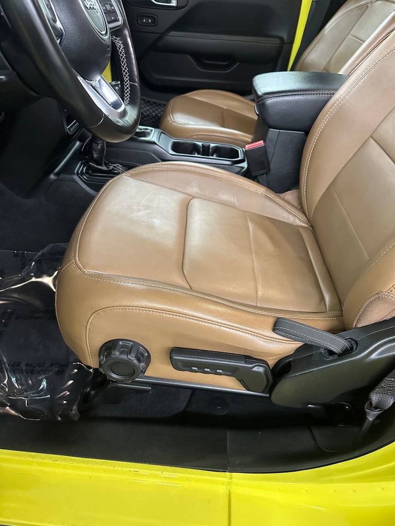 Used 2023 Jeep Wrangler Unlimited Sahara w/ Cold Weather Group image 13