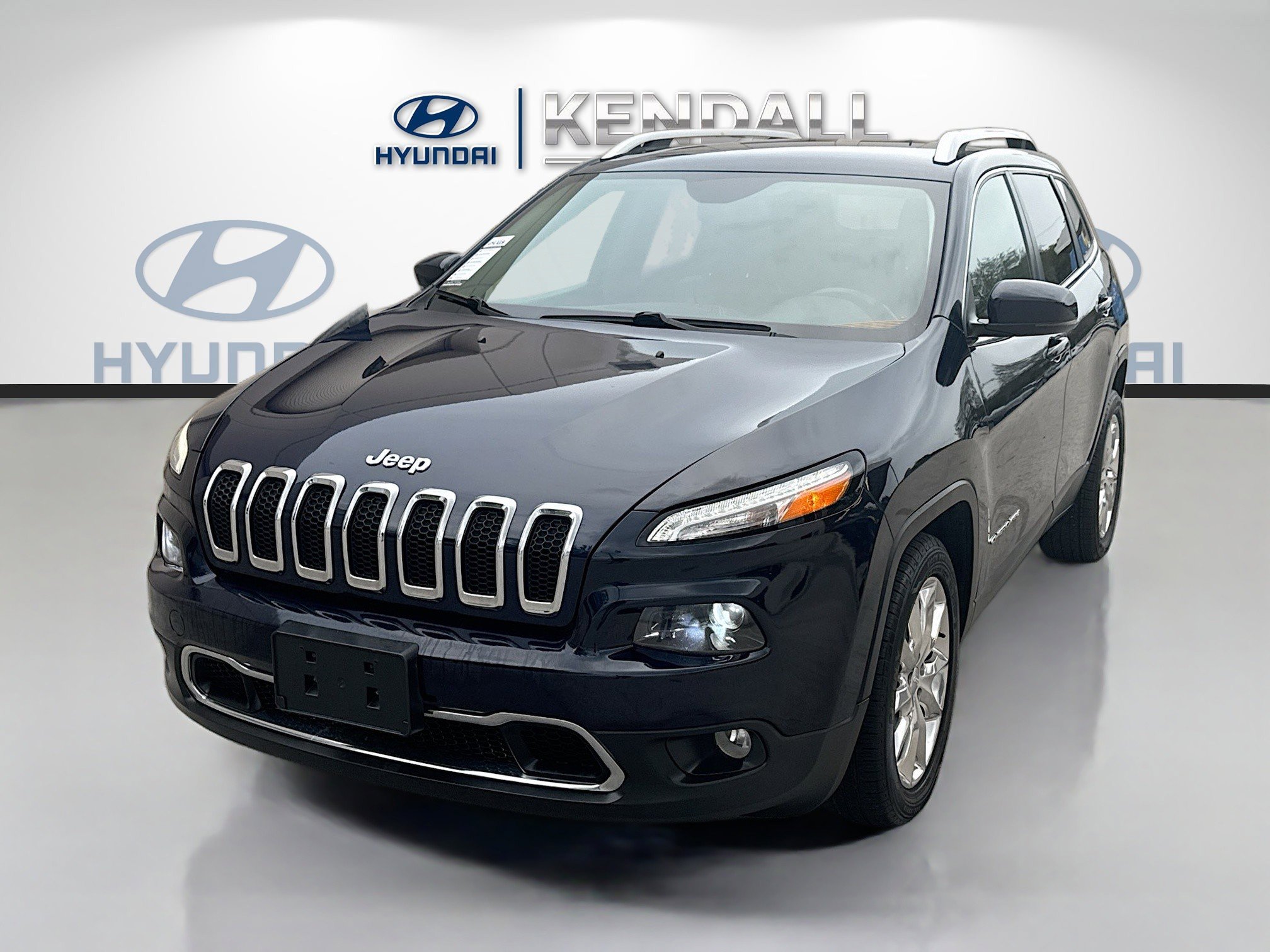 Used 2016 Jeep Cherokee Limited image 3