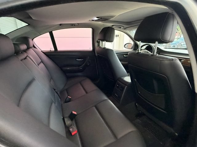 Used 2006 BMW 330i Sedan RWD image 12