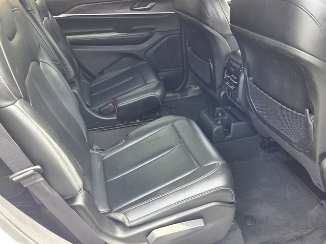 Certified 2024 Jeep Grand Cherokee L Limited w/ Black Appearance Package AWD/4WD image 12
