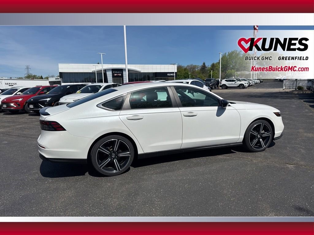 Used 2023 Honda Accord Sport image 3