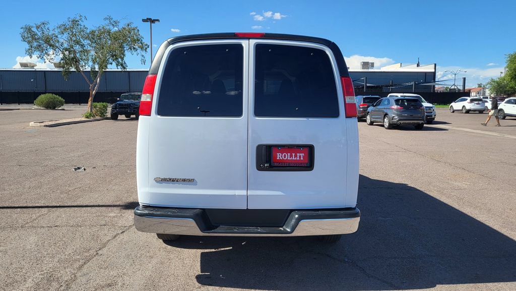 Used 2020 Chevrolet Express 2500 LT w/ LT Preferred Equipment Group RWD image 10