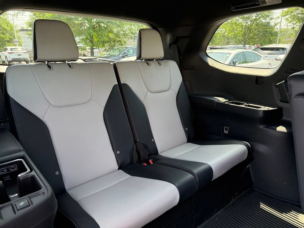 Certified 2026 Lexus TX 500h AWD w/ Technology Package image 20