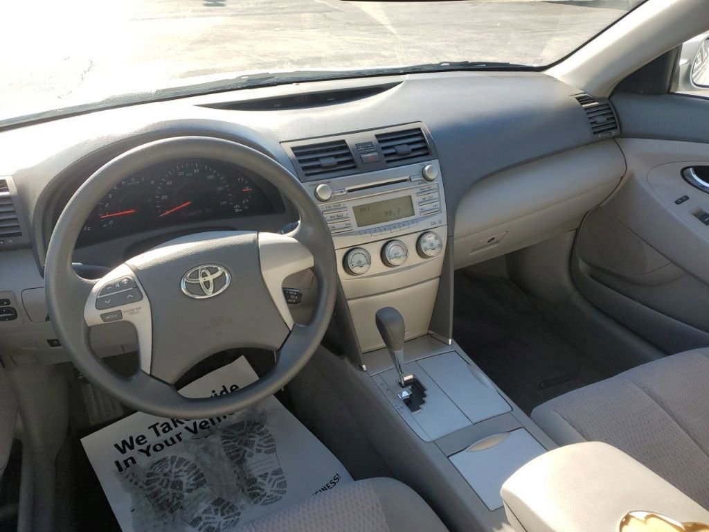 Used 2011 Toyota Camry LE image 22