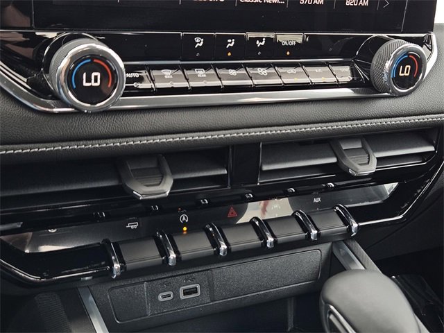 Used 2024 Chevrolet Colorado LT w/ LT Convenience Package image 18