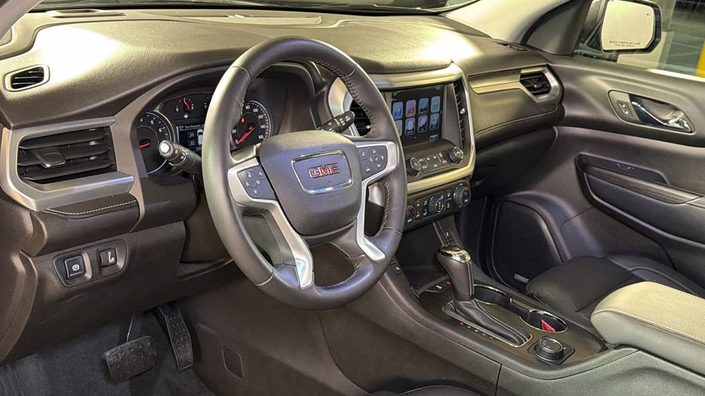 Used 2018 GMC Acadia SLT w/ LPO, Floor Liner Package image 22