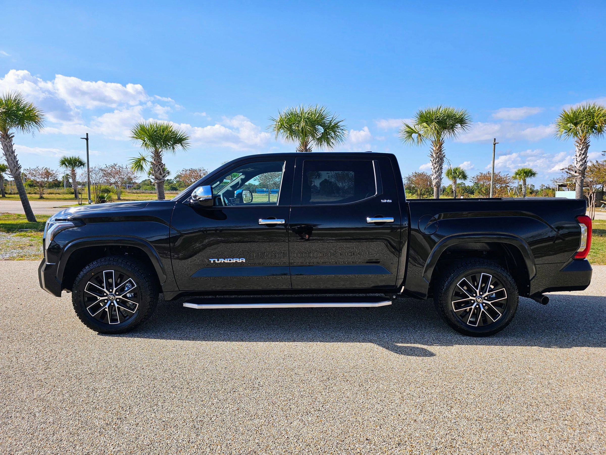 Used 2025 Toyota Tundra SR5 w/ SR5 Premium Package image 4