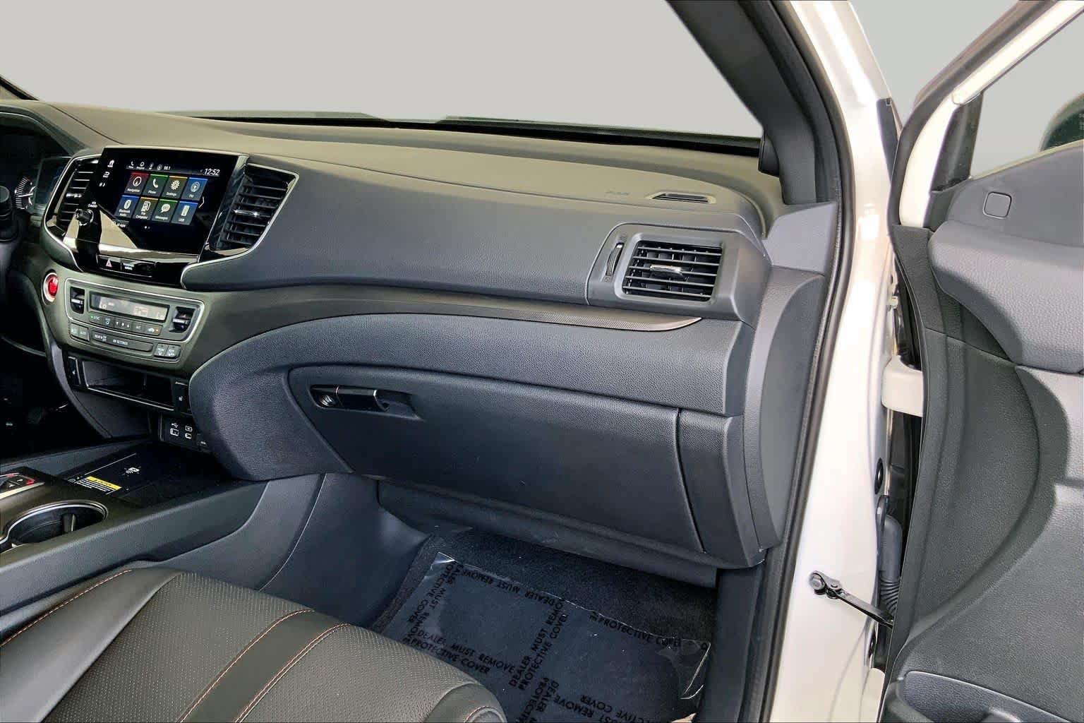 Used 2025 Honda Passport TrailSport image 19