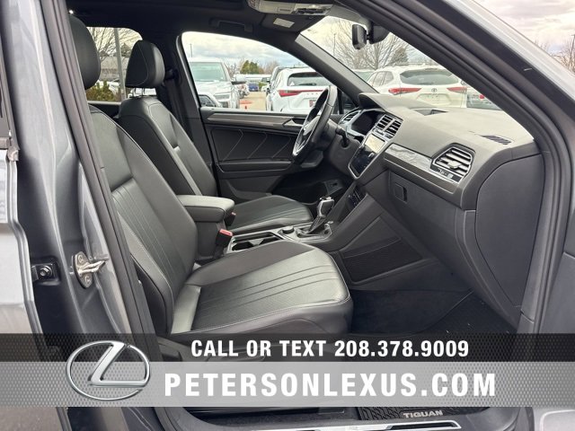Used 2022 Volkswagen Tiguan SE R-Line image 12