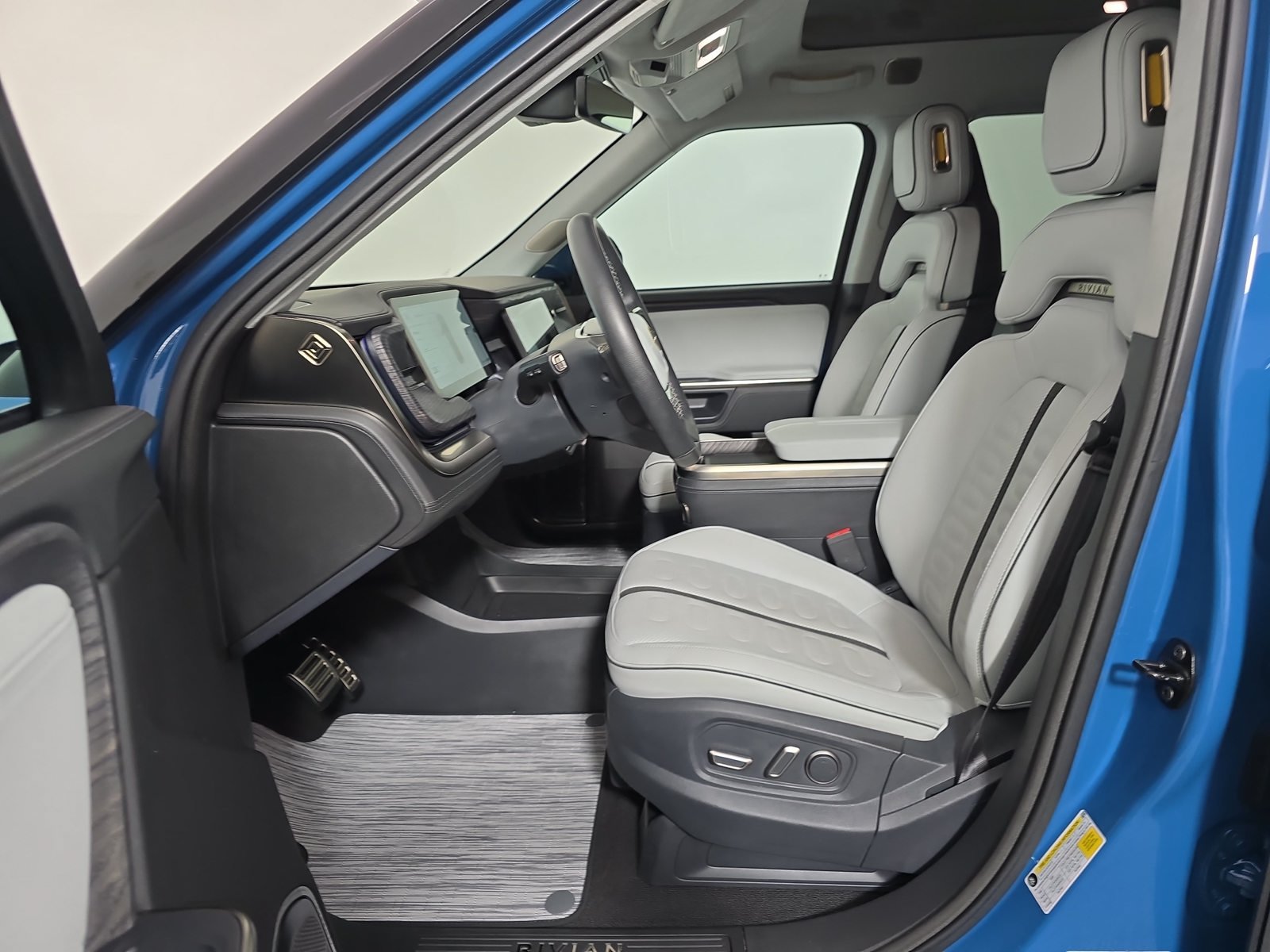 Used 2023 Rivian R1S Launch Edition Quad AWD/4WD image 20