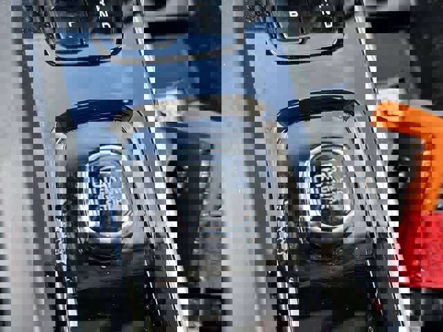 Used 2023 Volvo XC60 B5 Plus w/ Climate Package image 10