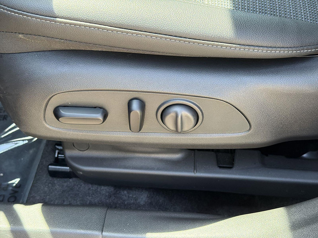 Used 2024 Buick Envista Preferred w/ Convenience I Package FWD image 31