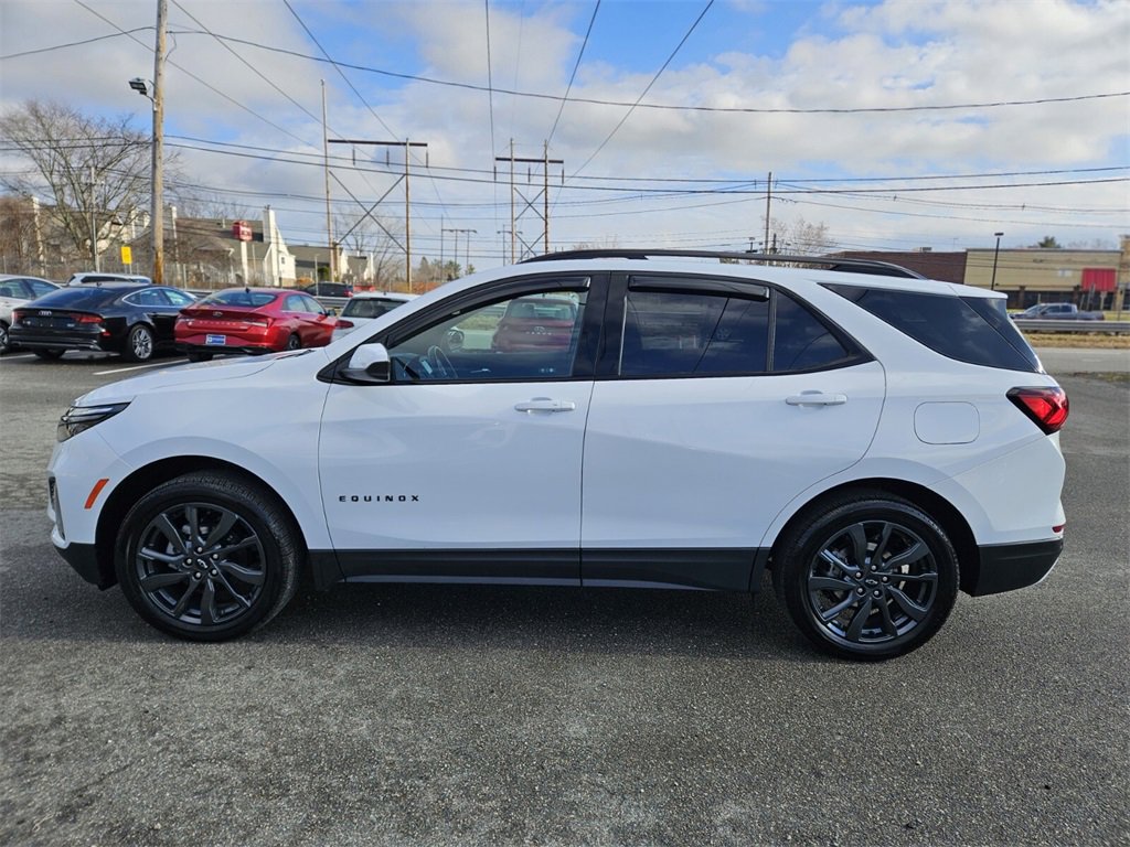 Used 2023 Chevrolet Equinox RS image 2