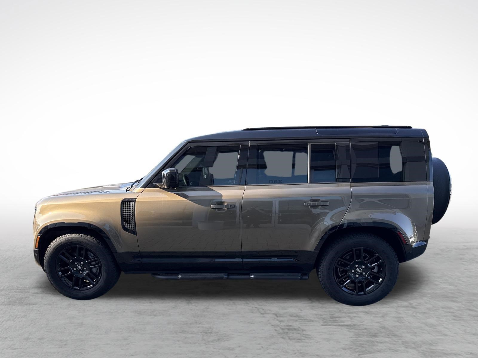 Used 2025 Land Rover Defender 110 X-Dynamic SE AWD/4WD image 6