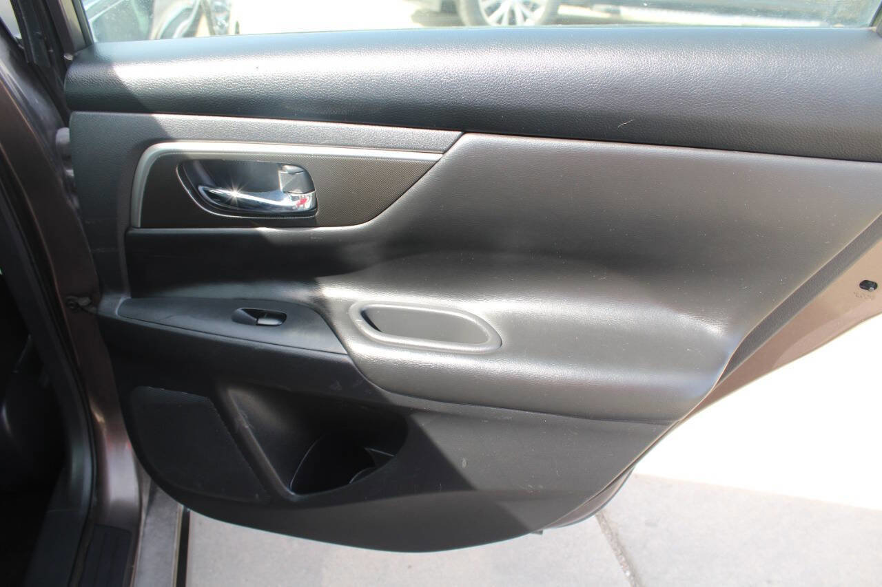 Used 2015 Nissan Altima 2.5 SL w/ Moonroof Package image 5