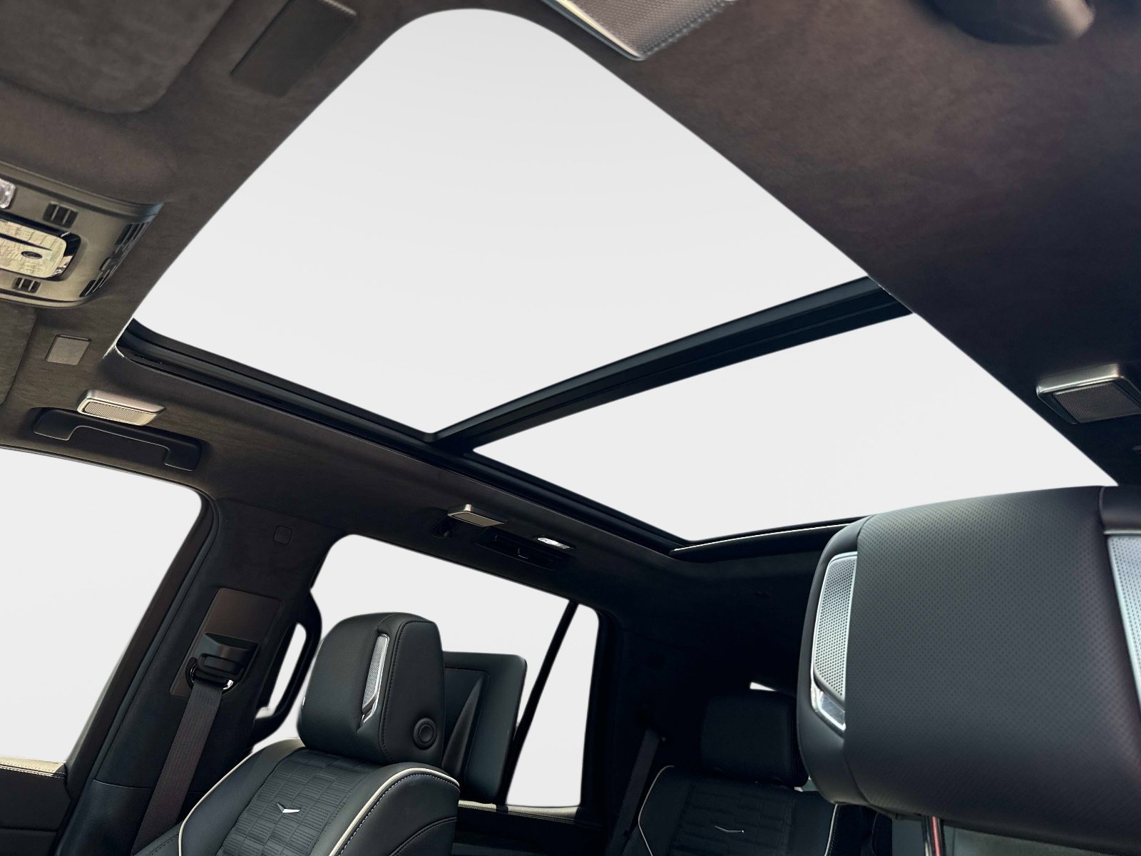 Used 2026 Cadillac Escalade Platinum Sport image 24