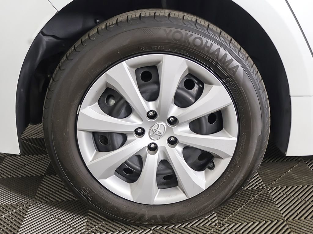 Used 2024 Toyota Corolla LE FWD image 17