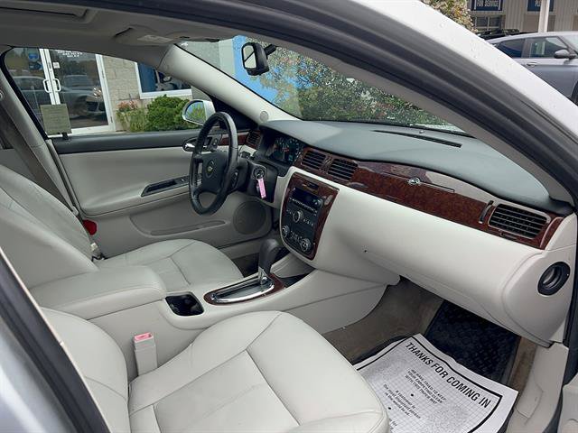 Used 2011 Chevrolet Impala LT w/ Luxury Edition Package FWD image 13