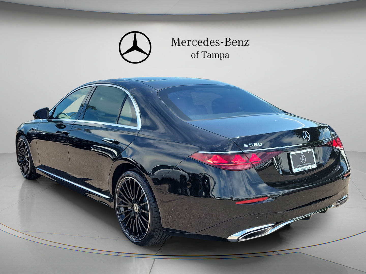 New 2027 Mercedes-Benz S 580 4MATIC Sedan image 2