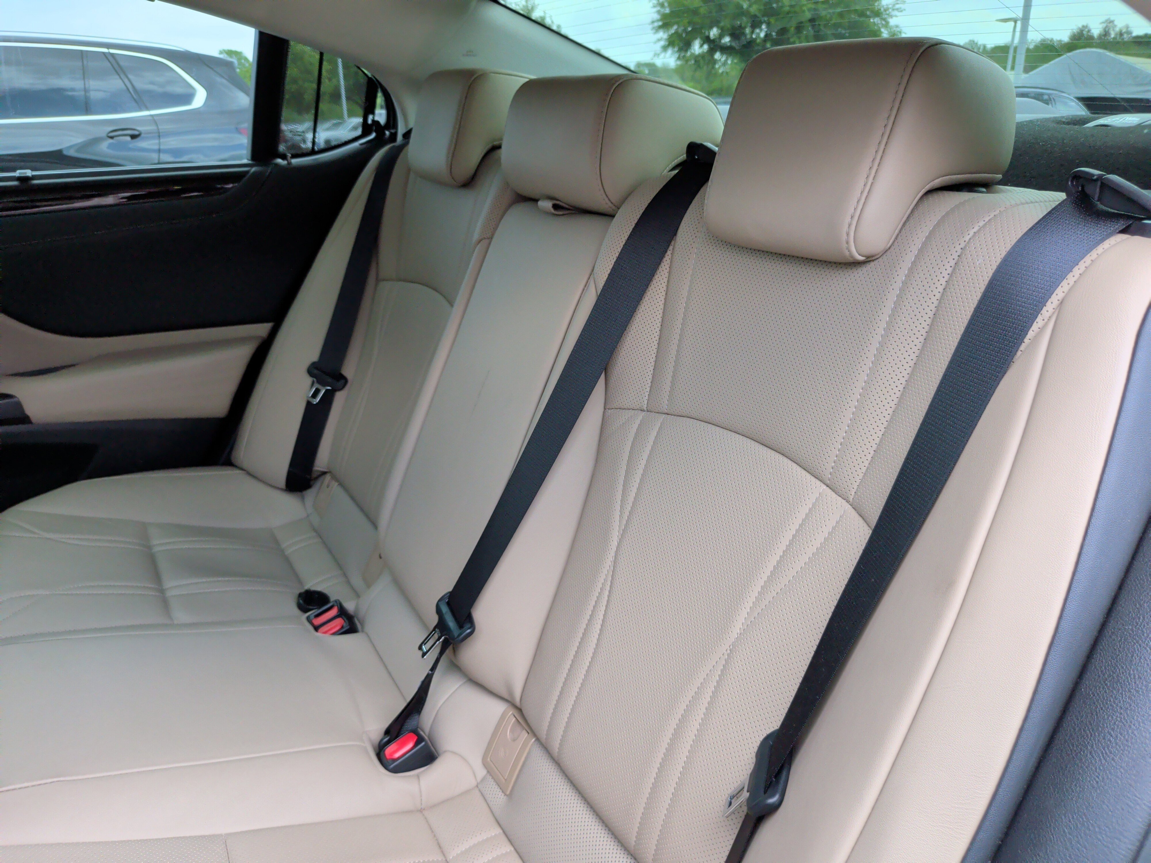 Used 2021 Lexus ES 350 Ultra Luxury w/ Accessory Package 2 image 34