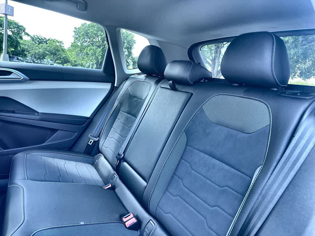 New 2026 Volkswagen Taos SE FWD image 22