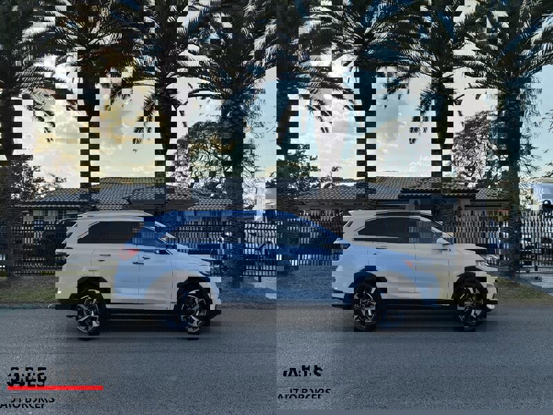 Used 2019 Kia Sorento EX w/ EX Touring Package image 2