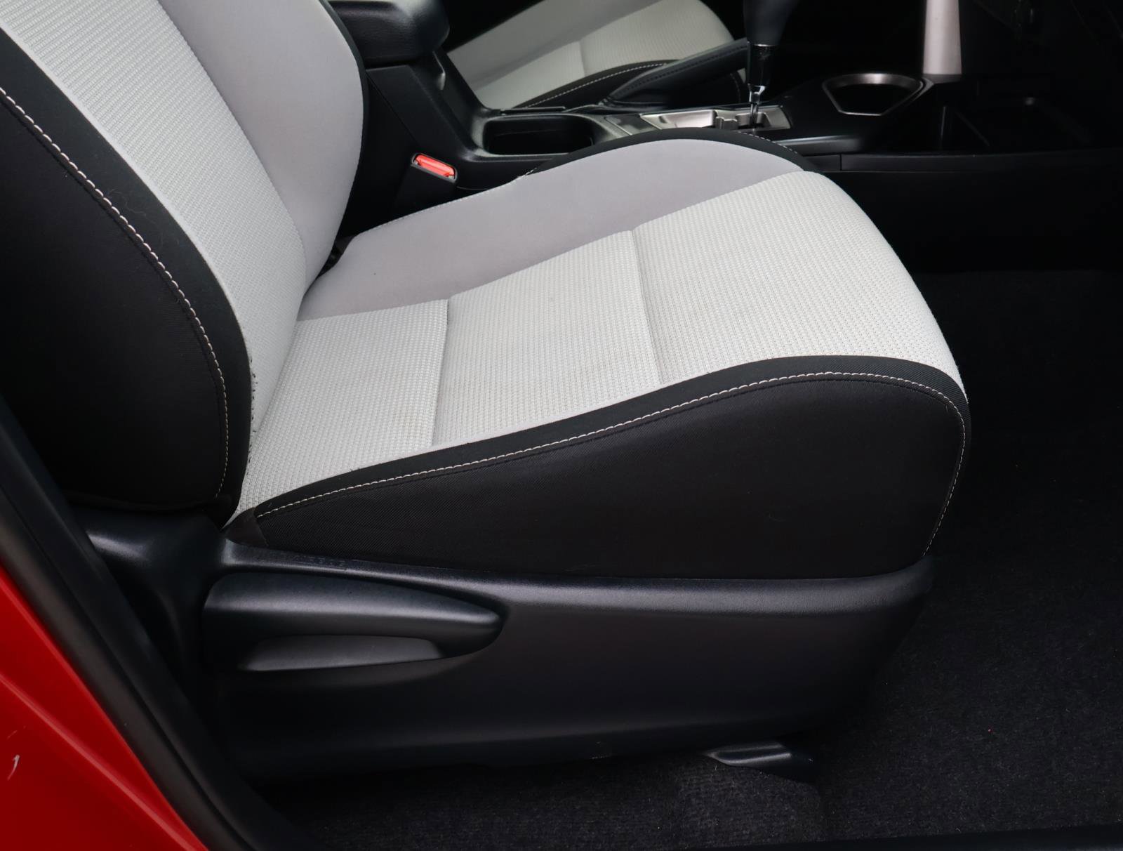 Used 2017 Toyota RAV4 XLE image 18