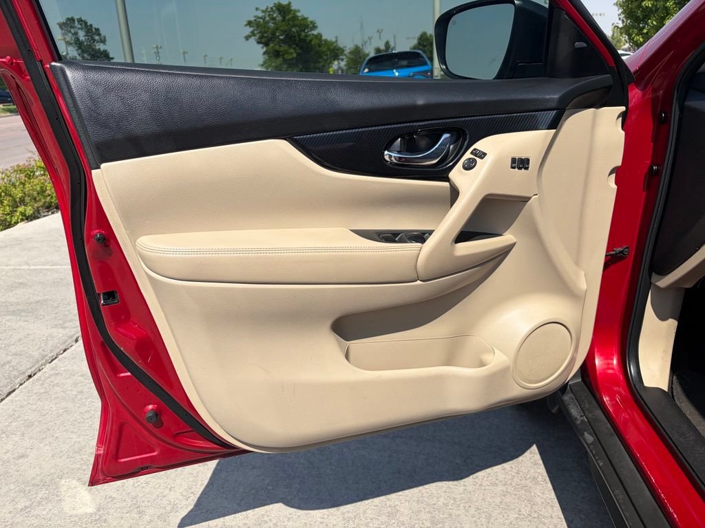 Used 2017 Nissan Rogue SL w/ SL Premium Package FWD image 11