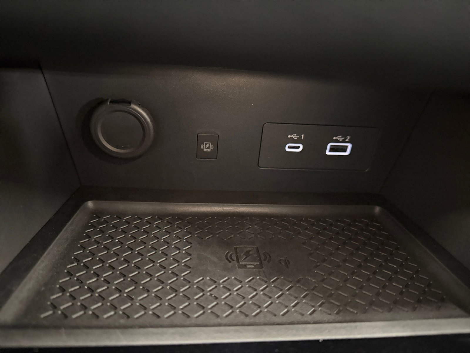 Used 2024 Nissan Pathfinder Platinum w/ Cargo Package image 43