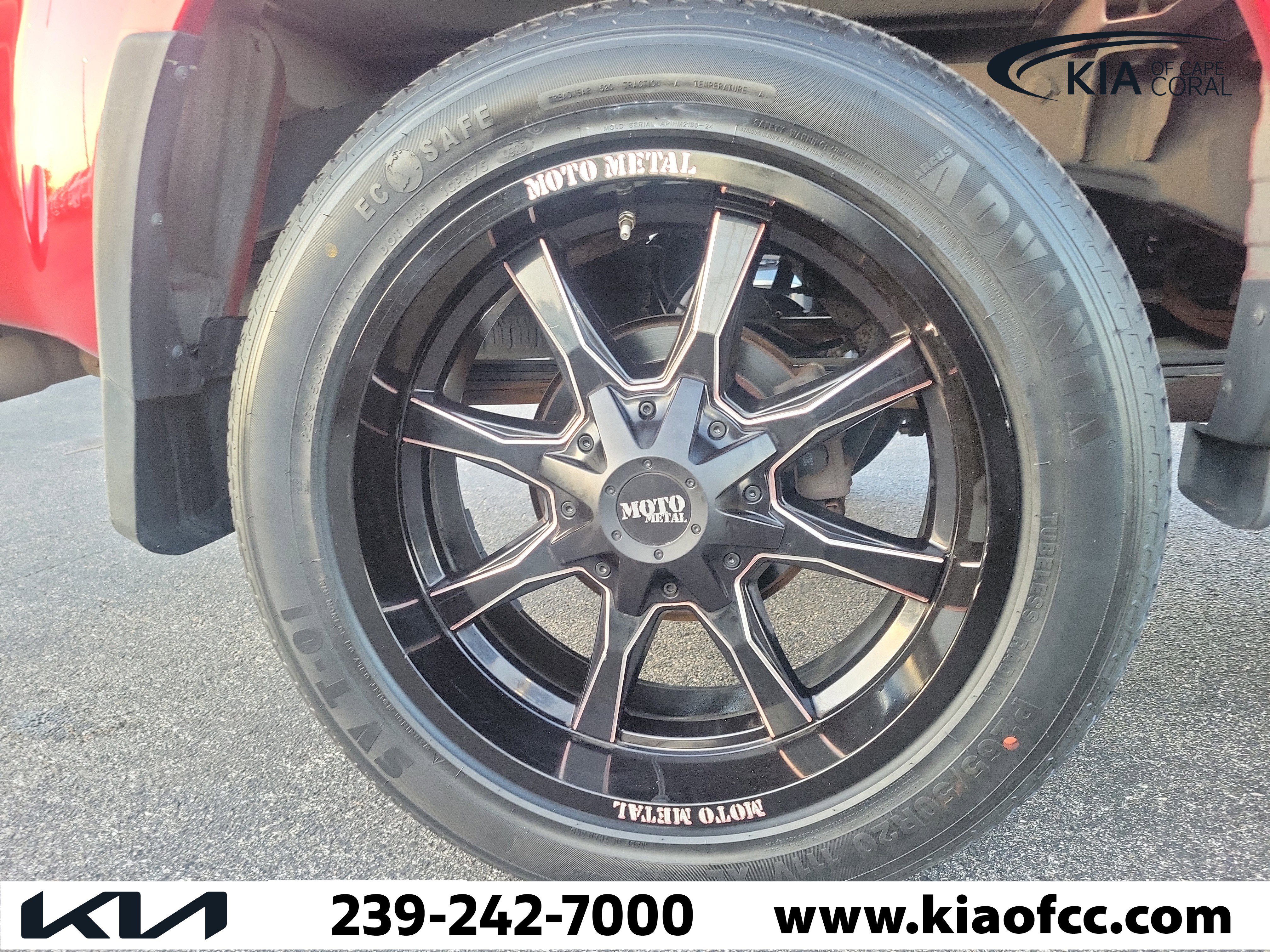 Used 2017 Nissan Frontier SV w/ SV Value Truck Package AWD/4WD image 9