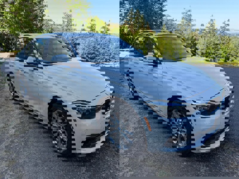 Used 2017 BMW 320i Sedan image 6