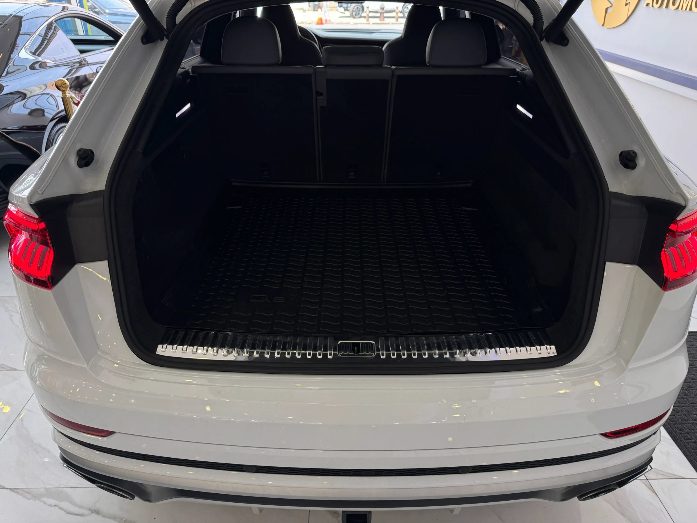 Used 2020 Audi SQ8 Premium Plus AWD/4WD image 26