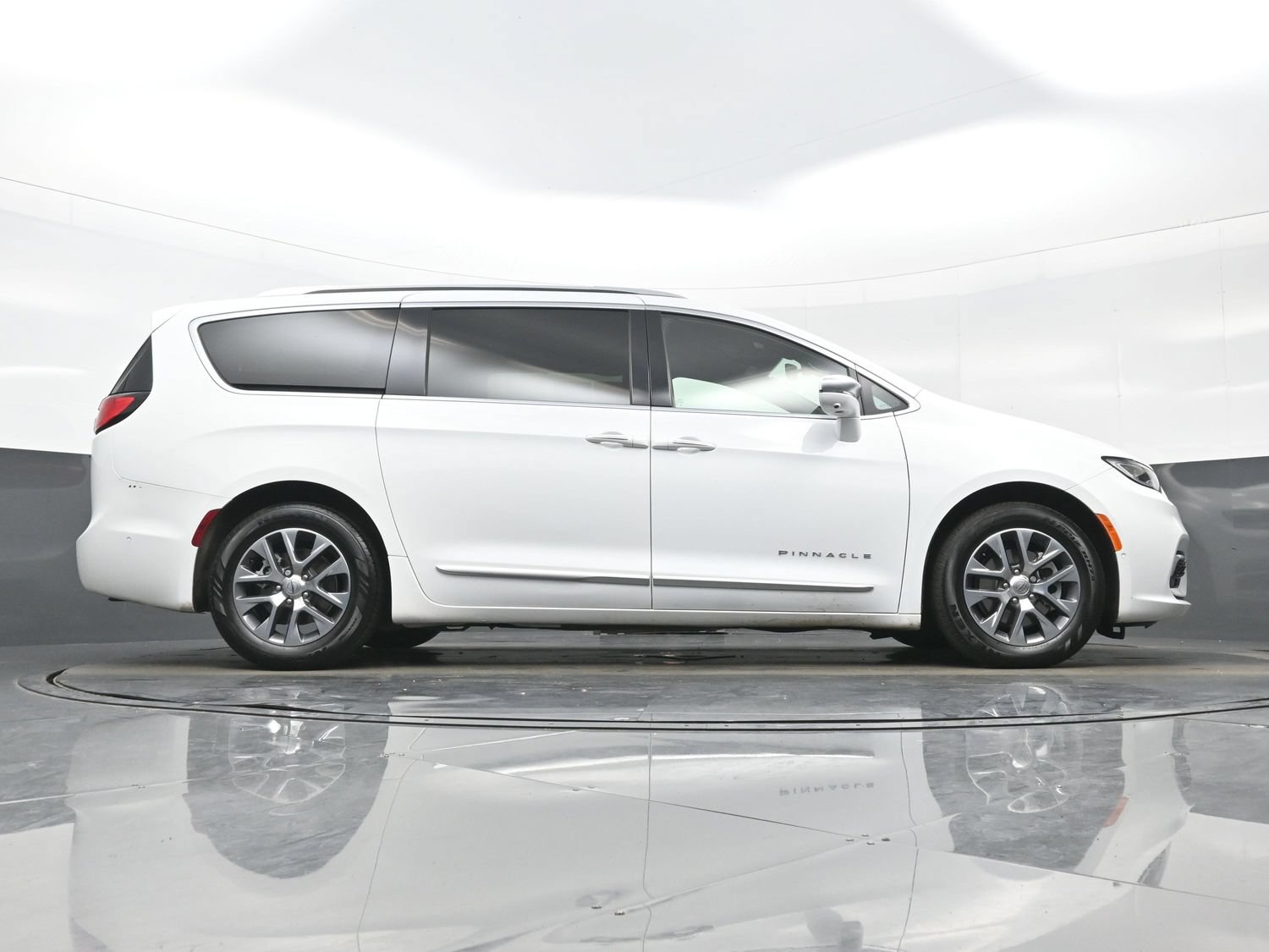 Used 2022 Chrysler Pacifica Pinnacle FWD image 33