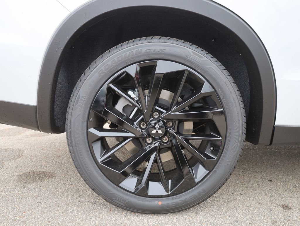 New 2025 Mitsubishi Outlander SEL Black Edition image 12
