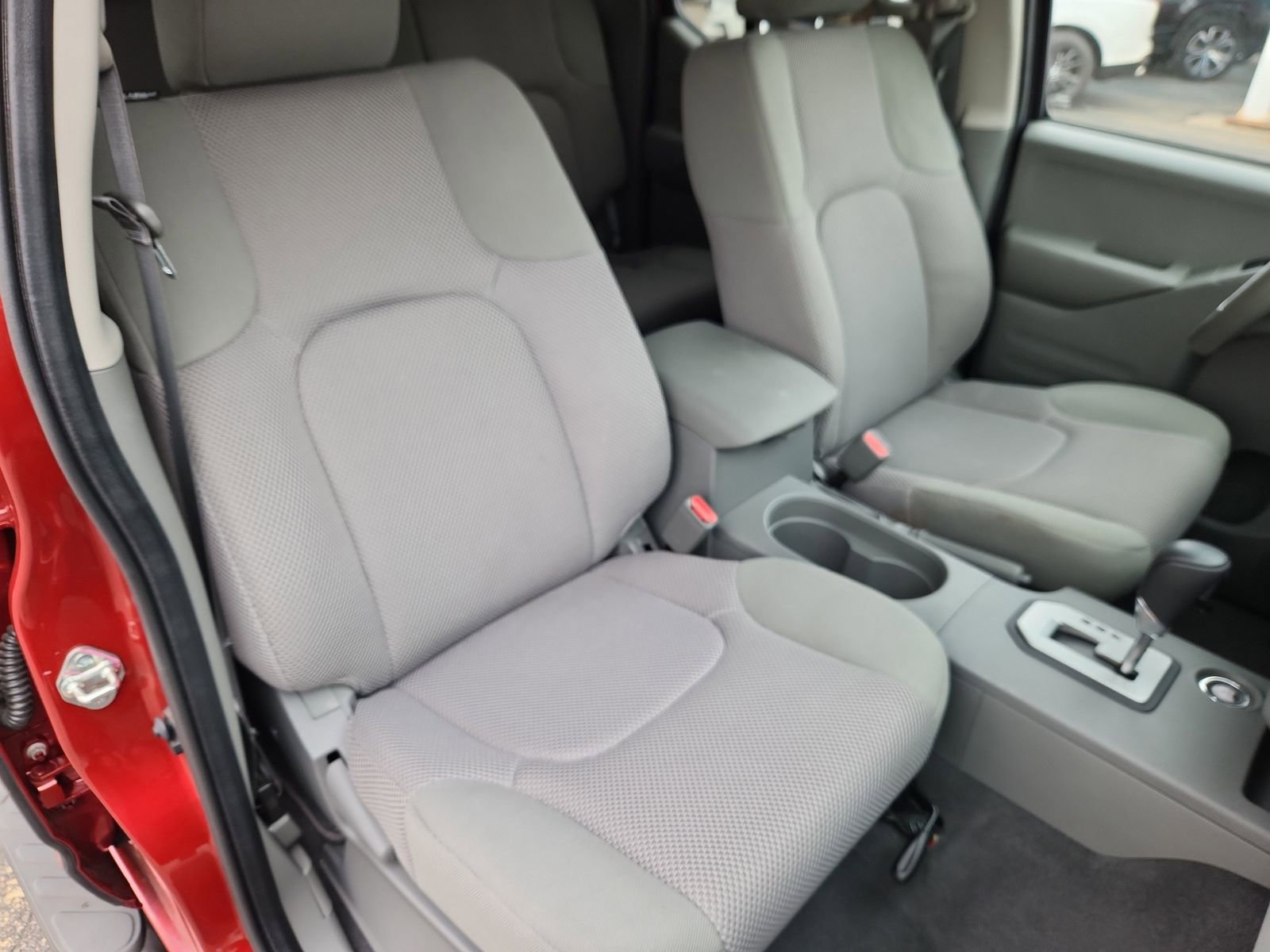 Used 2020 Nissan Frontier SV image 15