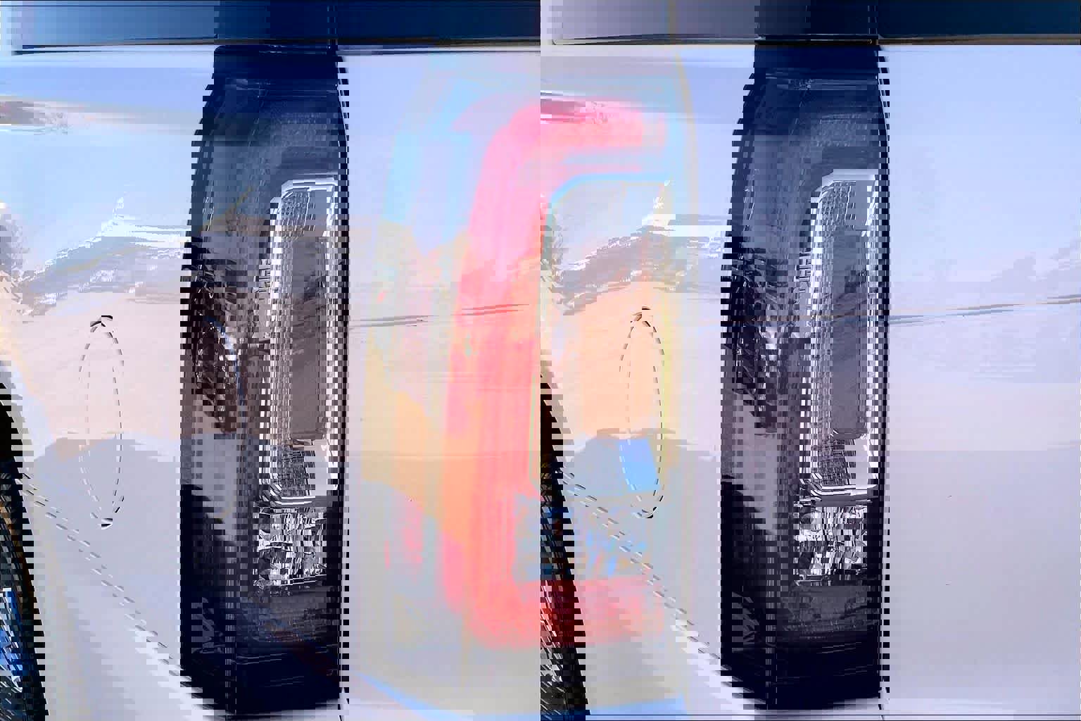 Used 2016 GMC Yukon XL Denali w/ Open Road Package image 27