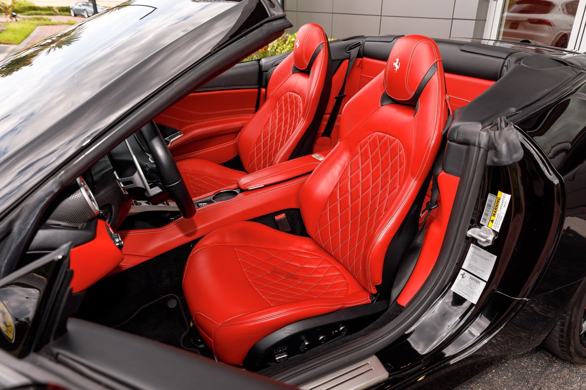 Used 2017 Ferrari California T RWD image 21