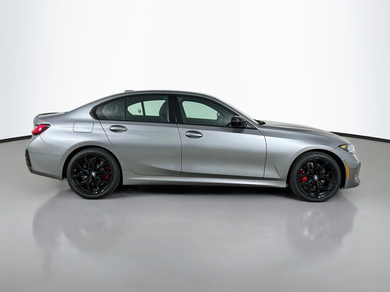 New 2026 BMW 330i xDrive Sedan w/ M Sport Package AWD/4WD image 4