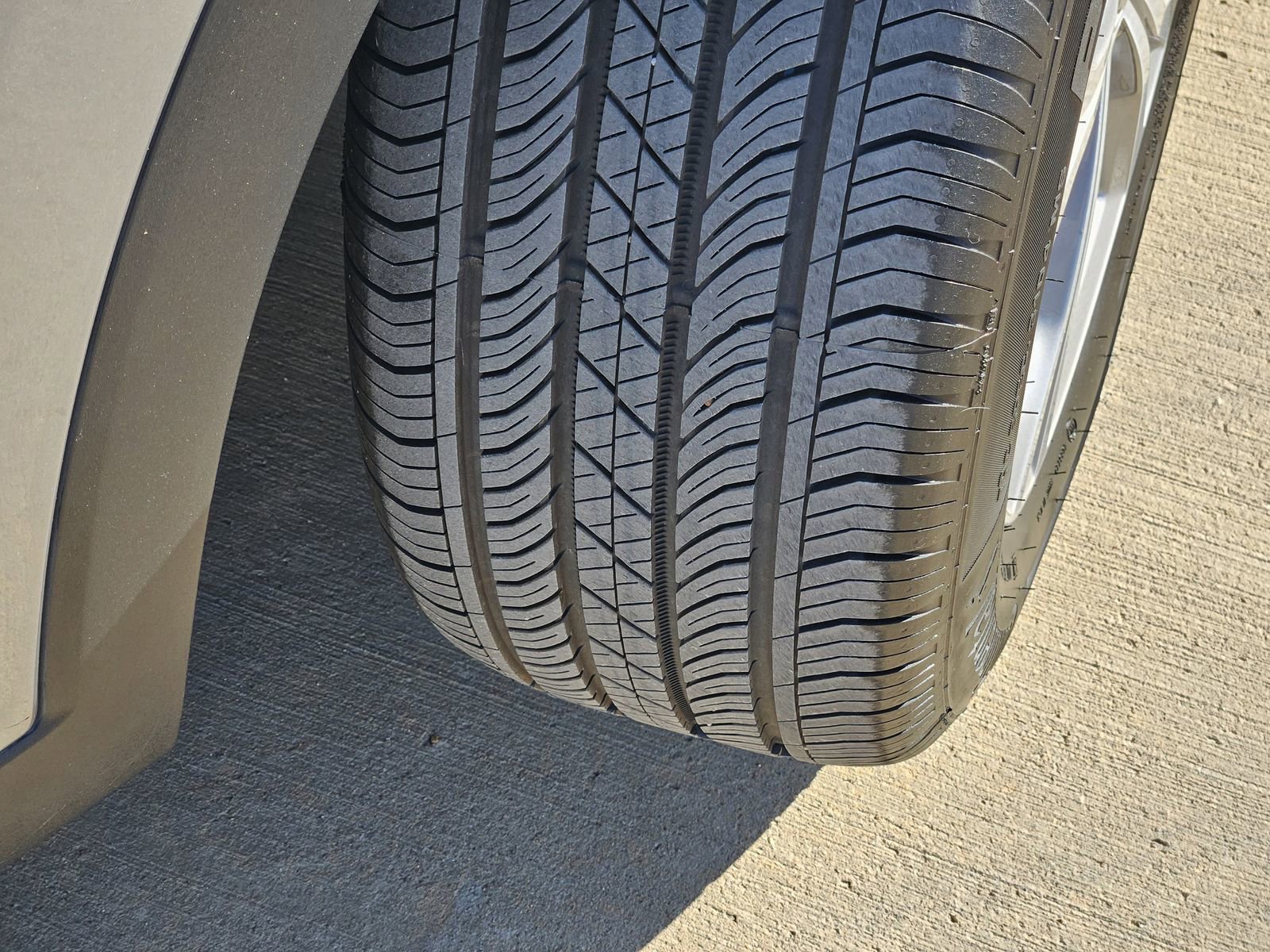 Used 2023 Buick Envision Preferred image 15