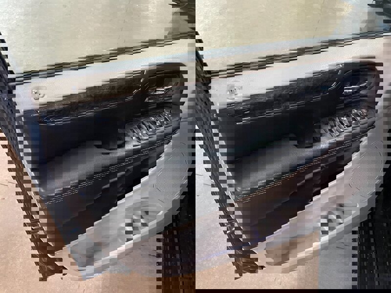 Used 2014 Chrysler Town & Country Touring-L w/ Driver Convenience Group image 25