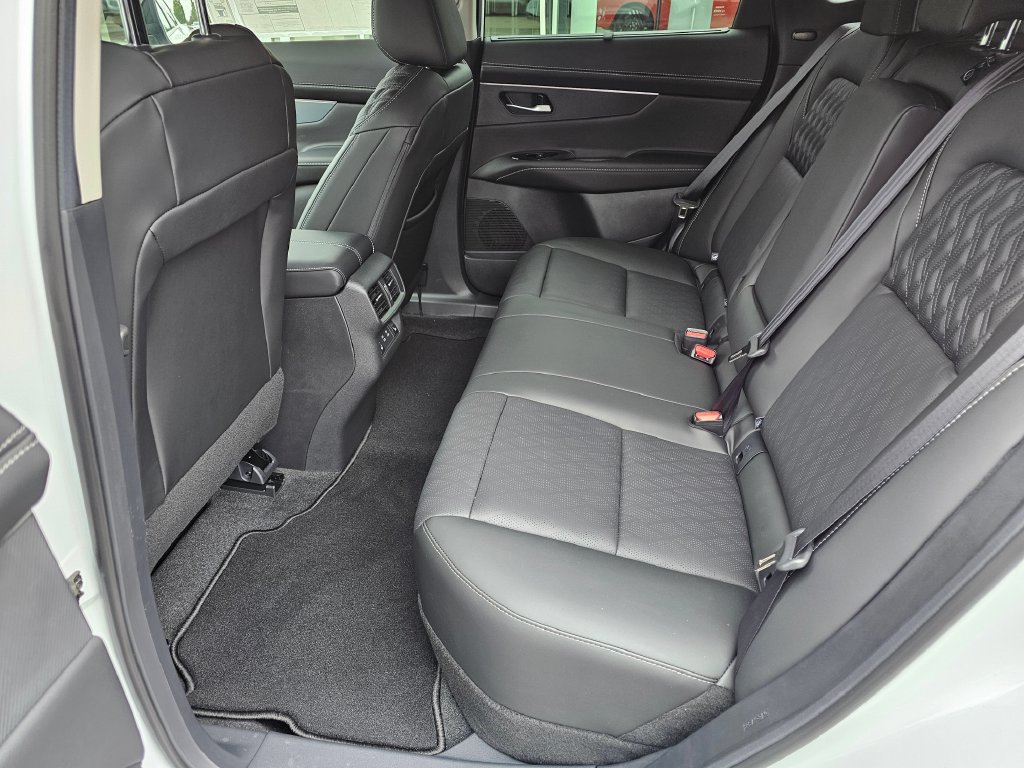 New 2026 Nissan Murano Platinum w/ Cargo Package AWD/4WD image 12