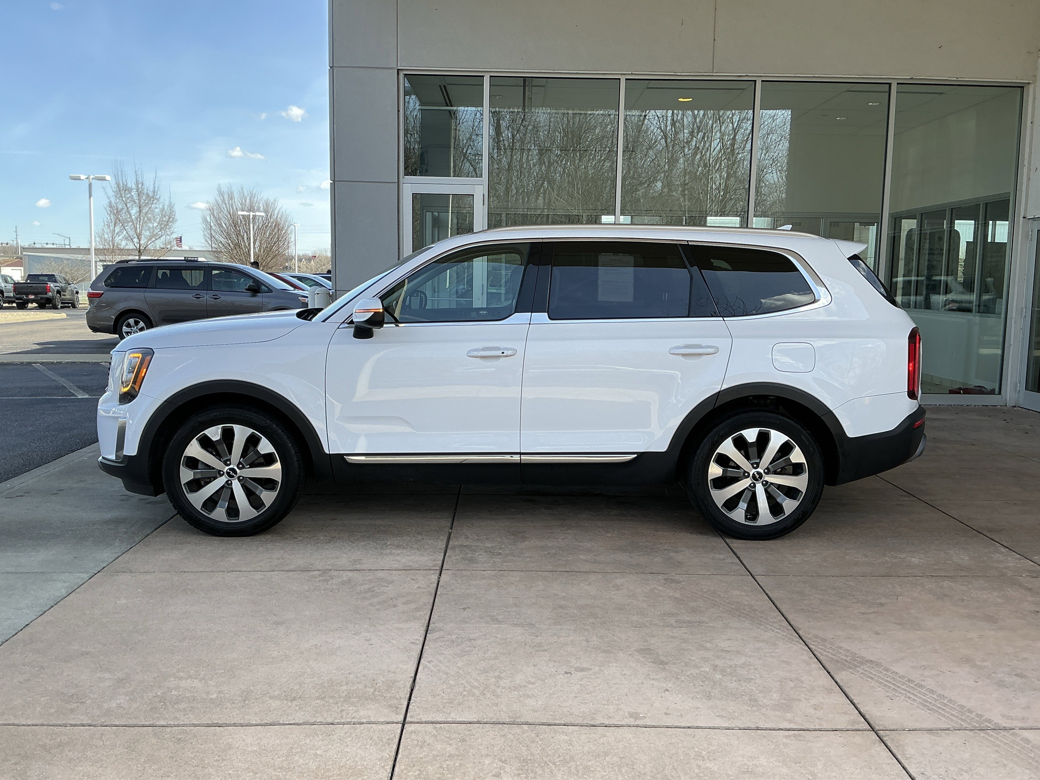 Used 2022 Kia Telluride EX w/ EX Premium Package image 19