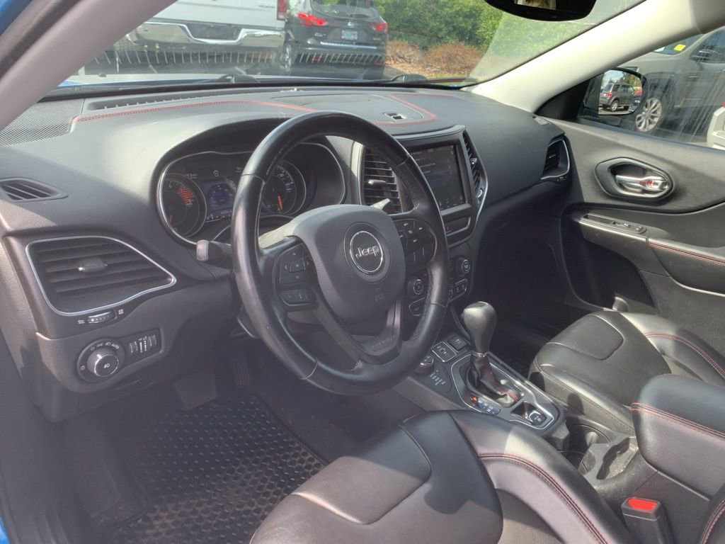 Used 2020 Jeep Cherokee Trailhawk w/ Cold Weather Group image 12