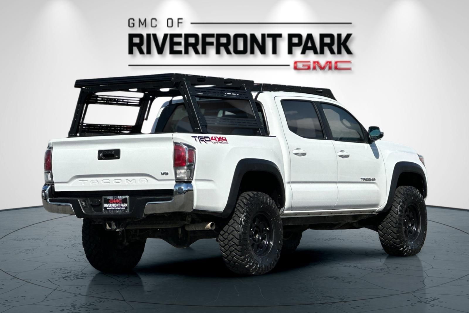 Used 2020 Toyota Tacoma TRD Off-Road AWD/4WD image 3